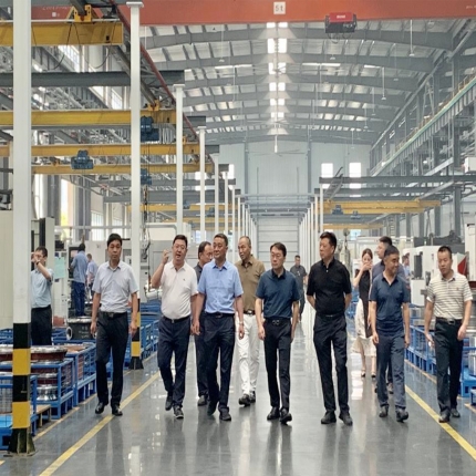 陜西省洛南縣縣委書記楊長江一行參觀泰隆傳動(dòng)科技產(chǎn)業(yè)園
